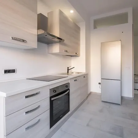 Dimoras 4 Guests Parking 公寓