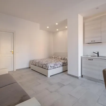 Dimoras 4 Guests Parking 아파트 *